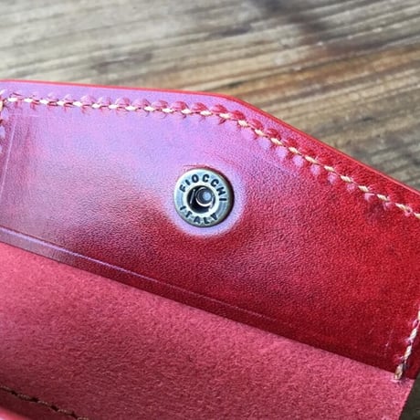 ネイビーオイルコードバン×ルガトショルダー赤 二つ折り財布 小銭入れあり