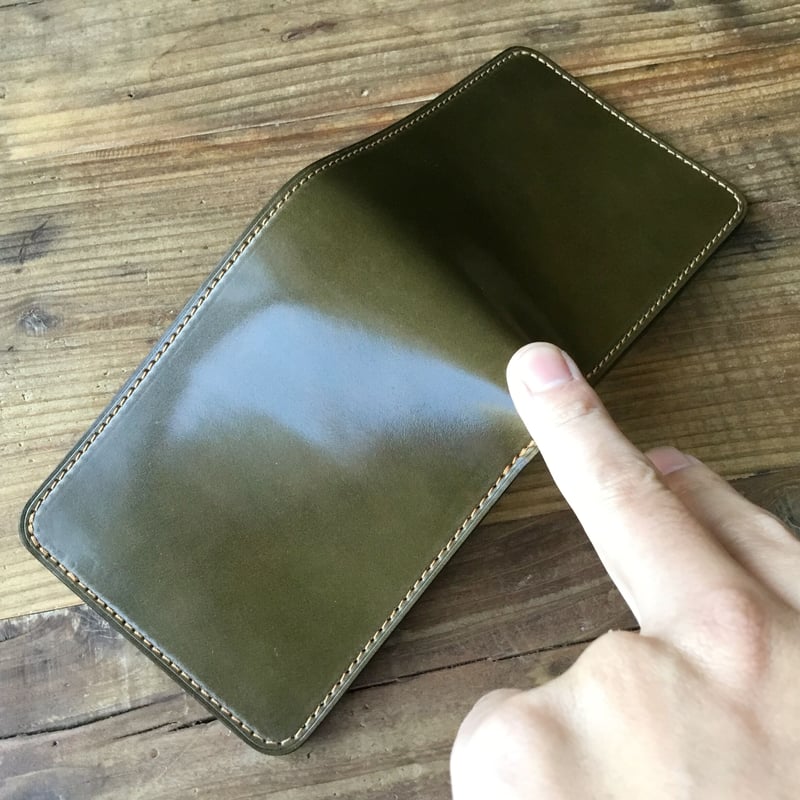 オリーブグリーンコードバン×チョコ色牛革 二つ折り財布 小銭入れあり