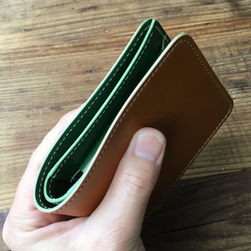 美品未使用　仔牛革グリーンコート 牛革 リザード型押し グリーン レザー - レザークラフト材料と革