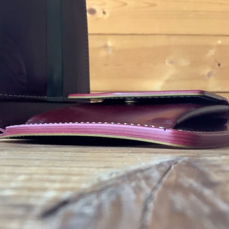 オイルコードバングリーン×ルガトショルダーワイン 二つ折り財布 小銭入れあり