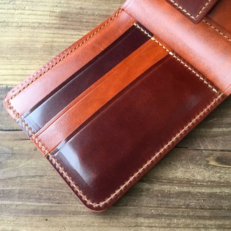ブラウンオイルコードバン×ルガトショルダーオレンジ 二つ折り財布 小銭入れあり