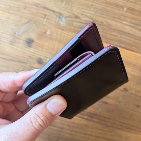 オイルコードバン黒×ルガトショルダーパープル 紫色 二つ折り財布  小銭入れあり
