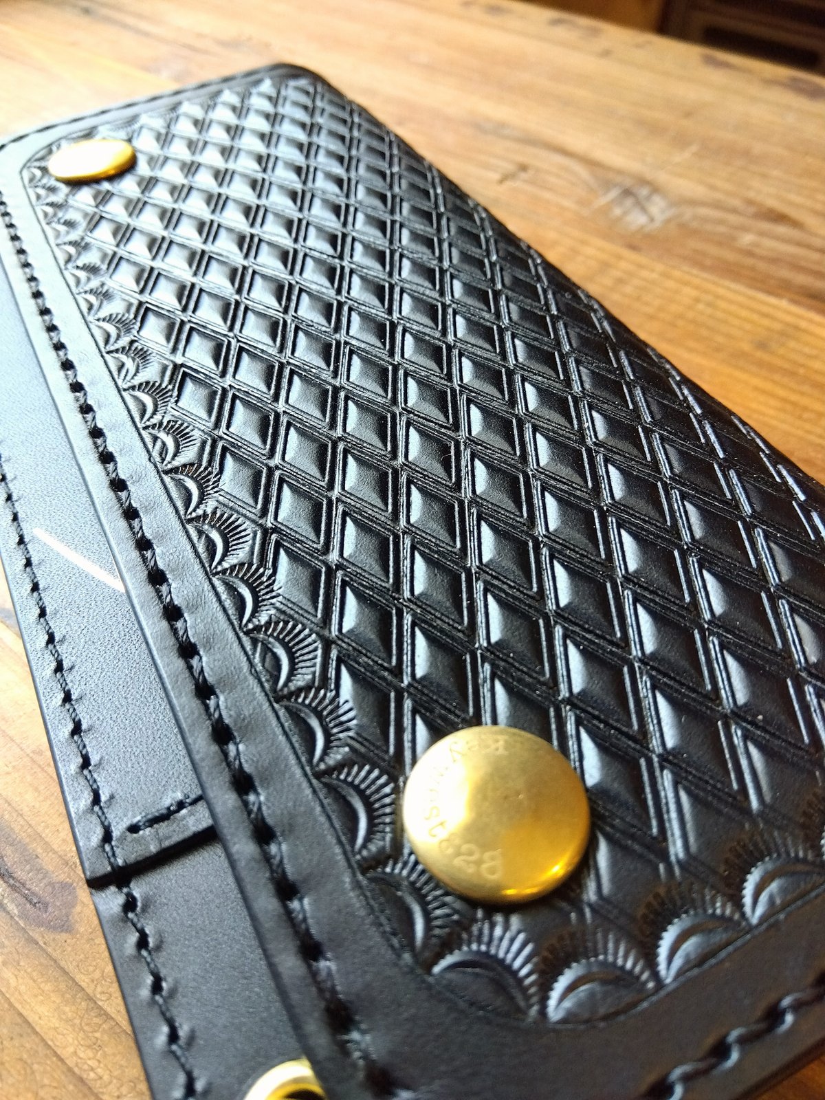 トラッカーウォレット 黒 オイルレザー ダイヤパターン | keywest828