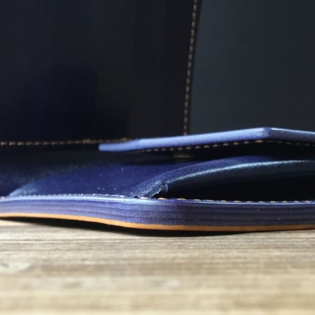 オイルコードバンコニャック×ルガトショルダーネイビー 二つ折り財布 小銭入れあり