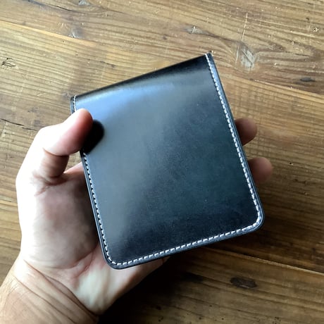 オイルコードバン黒×ルガトショルダー紺　オイルレザー 黒 二つ折り財布 小銭入れあり