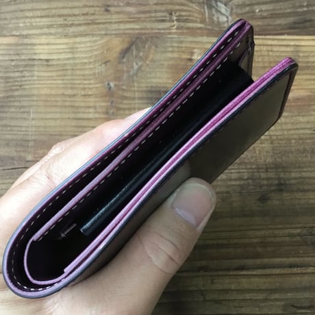 オイルコードバン黒×ルガトショルダーパープル 二つ折り財布 小銭入れあり