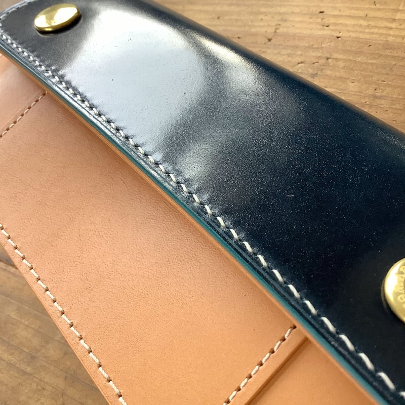 ネイビーオイルコードバン×ラティーゴレザー トラッカーウォレット
