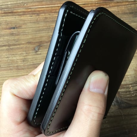 オイルコードバン黒×ルガトショルダーグリーン 二つ折り財布 小銭入れあり