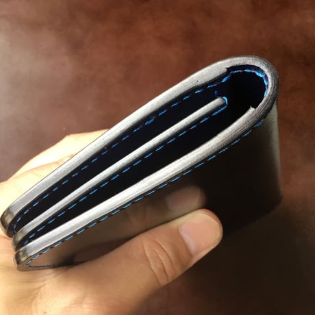 オイルコードバン黒×ルガトショルダーネイビー 長財布 小銭入れなし