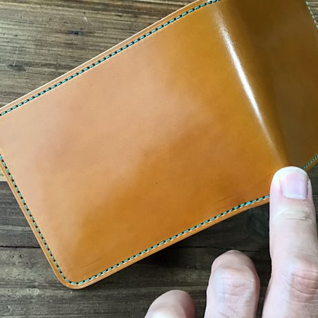 ライトブラウンコードバン×ルガトショルダー琉球ブルー 二つ折り財布 小銭入れあり