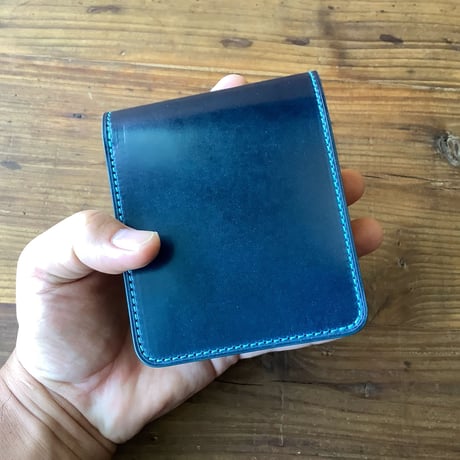 オイルコードバンネイビー×ルガトショルダー　ダークブラウン 二つ折り財布 小銭入れあり