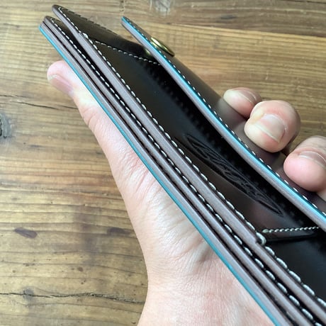 ネイビーオイルコードバン×チョコ色牛革 トラッカーウォレット