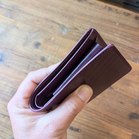 ルガトショルダーパープル 紫  二つ折り財布  小銭入れあり