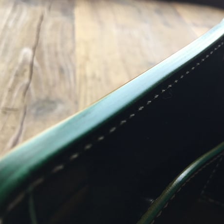 オリーブコードバン×ルガトショルダーグリーン 二つ折り財布 小銭入れあり