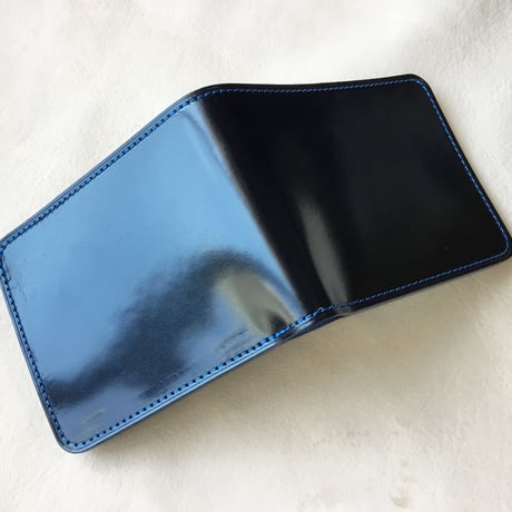 オイルコードバン黒×ルガトショルダーネイビー 二つ折り財布 小銭入れあり