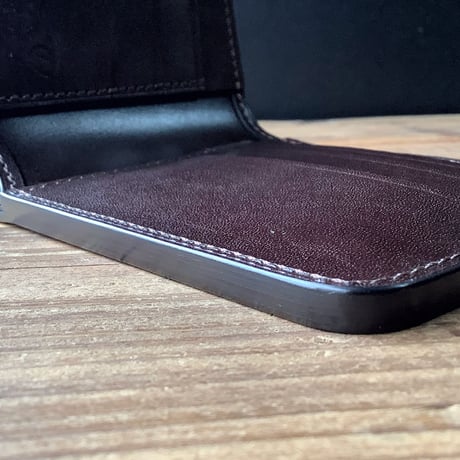 オイルコードバン黒×チョコ色牛革  二つ折り財布  小銭入れなし