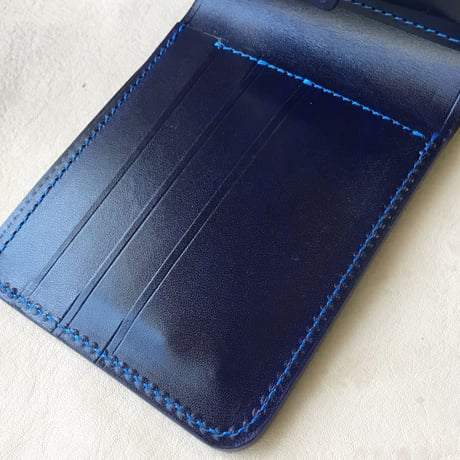 オイルコードバン黒×ルガトショルダーネイビー 二つ折り財布 小銭入れあり