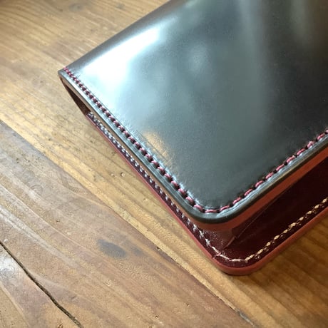 オイルコードバン黒×ルガトショルダーワイン　 二つ折り財布 小銭入れあり