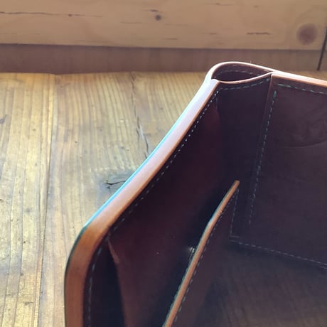 オイルコードバンネイビー×ルガトショルダーブラウン 二つ折り財布 小銭入れあり