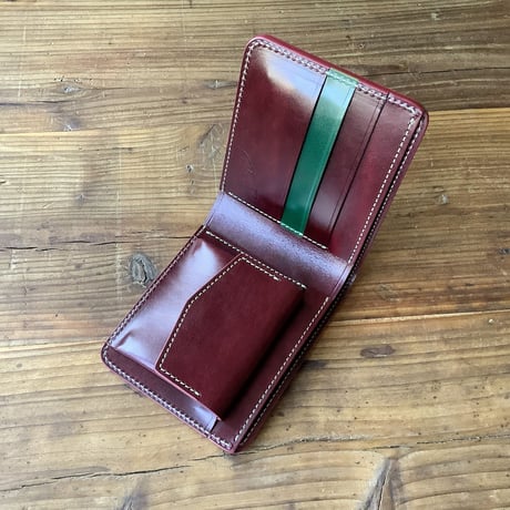 オイルコードバングリーン×ルガトショルダーワイン 二つ折り財布 小銭入れあり