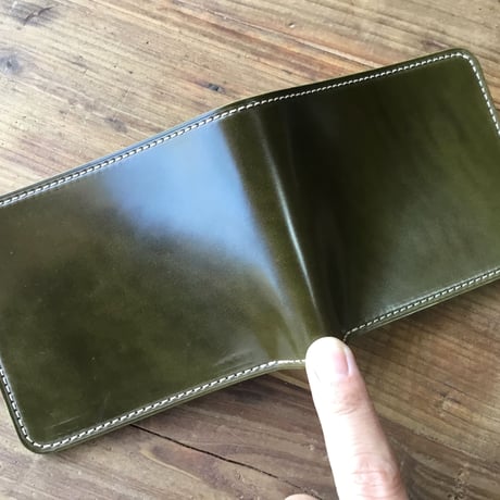 オリーブコードバン×ルガトショルダーブラウン 二つ折り財布 小銭入れあり