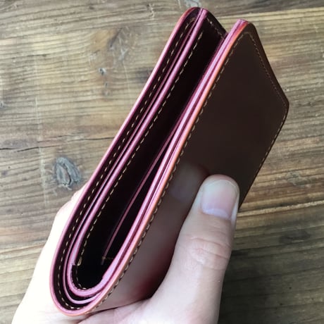 ブラウンオイルコードバン×ルガトショルダーワイン 二つ折り財布 小銭入れなし