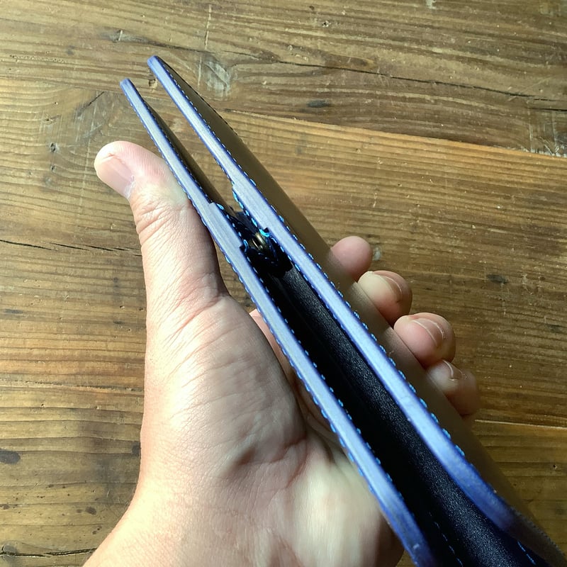 ルガトショルダーネイビー 長財布 小銭入れ無し カードウォレット