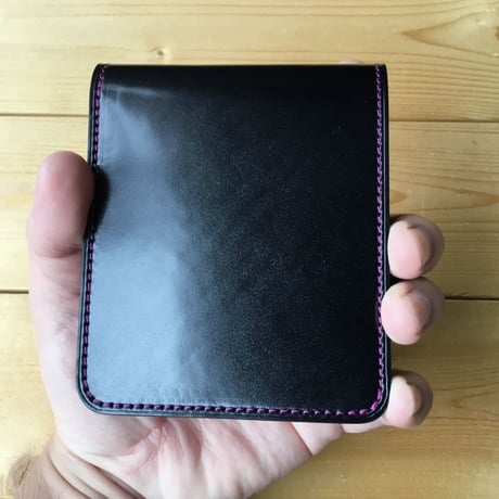 オイルコードバン黒×ルガトショルダーパープル&オイルコードバン黒 二つ折り財布 小銭入れあり