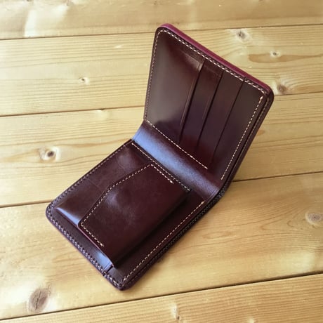 ブラウンオイルコードバン×ルガトショルダーワイン 二つ折り財布 小銭入れあり