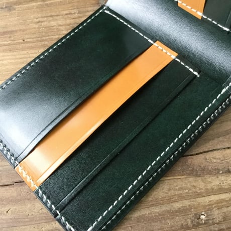 ライトブラウンコードバン×ルガトショルダーグリーン&ライトブラウン 二つ折り財布 小銭入れ無し