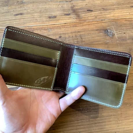 オイルコードバンオリーブ×ルガトショルダーダークブラウン 二つ折り財布　小銭入れなし