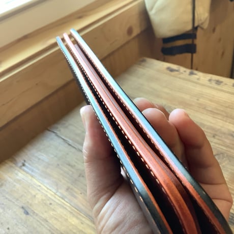 黒革×ルガトショルダーオレンジ　橙　長財布 小銭入れあり