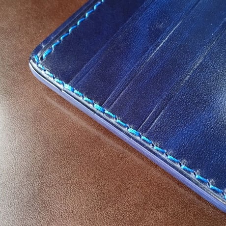 オイルコードバン黒×ルガトショルダーネイビー 二つ折り財布 小銭入れあり