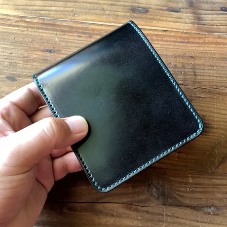 オイルコードバン黒×ルガトショルダー深緑 二つ折り財布 小銭入れあり
