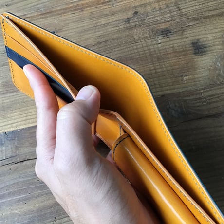 ネイビーオイルコードバン×キャメル牛革  二つ折り財布  小銭入れあり