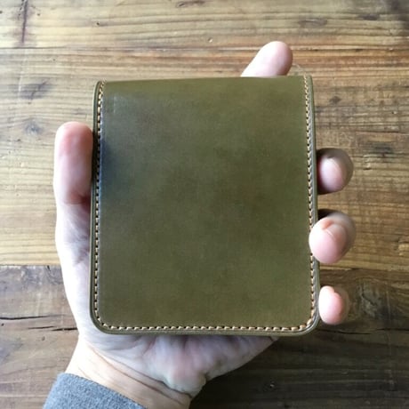 オリーブコードバン×ルガトショルダーワイン 二つ折り財布 小銭入れなし