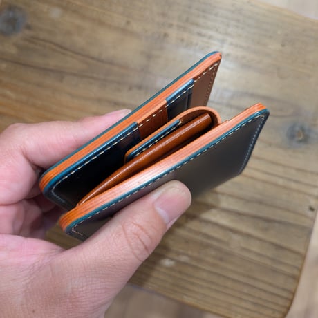 オイルコードバンネイビー×ルガトショルダーオレンジ 二つ折り財布  小銭入れあり