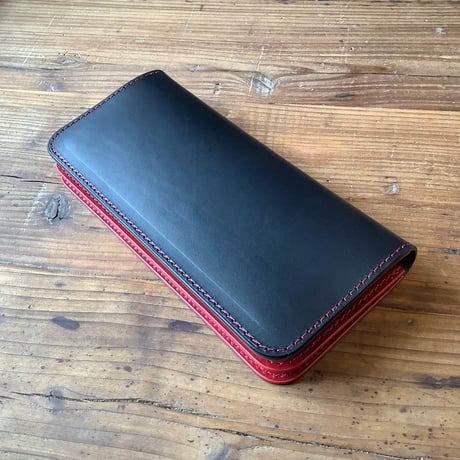 黒革×ルガトショルダー赤  長財布 小銭入れあり