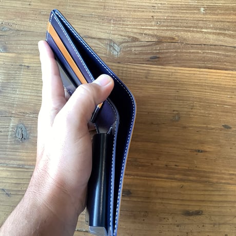 オイルコードバンブラウン×ルガトショルダーネイビー　　二つ折り財布　小銭入れあり