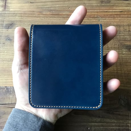 ネイビーオイルコードバン×チョコ色牛革 二つ折り財布 小銭入れなし