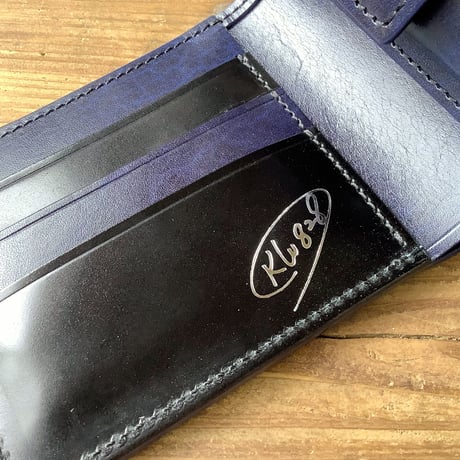 オイルコードバン黒×ルガトショルダーネイビー 二つ折り財布 小銭入れあり