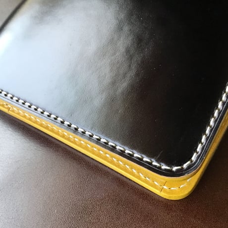 コードバン黒×ルガトショルダーイエロー 二つ折り財布 小銭入れあり