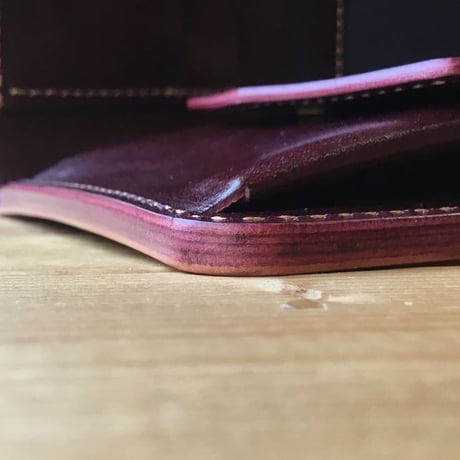 ブラウンオイルコードバン×ルガトショルダーワイン 二つ折り財布 小銭入れあり