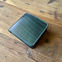 ルガトショルダーグリーン　深緑×オイルレザー 黒　 二つ折り財布  小銭入れあり