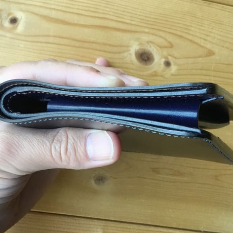 コードバン黒×ルガトショルダーネイビー  二つ折り財布  小銭入れあり