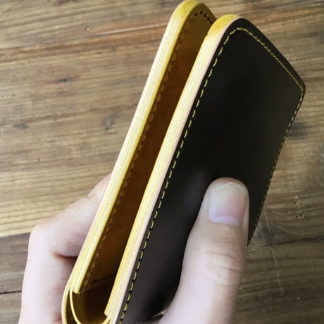 コードバン黒×ルガトショルダーイエロー 二つ折り財布 小銭入れあり