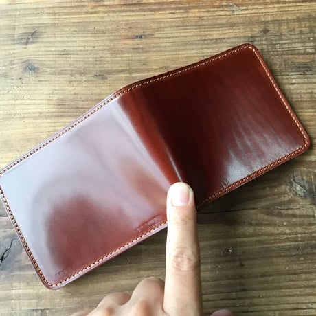 ブラウンオイルコードバン×ルガトショルダーワイン  二つ折り財布 小銭入れあり
