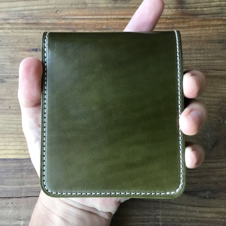 オリーブコードバン×ルガトショルダーブラウン 二つ折り財布 小銭入れあり