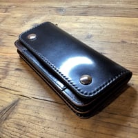 オイルコードバン黒×ルガトショルダー　ダークブラウン トラッカーウォレット