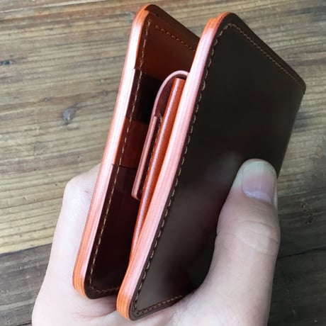 ブラウンオイルコードバン×ルガトショルダーオレンジ 二つ折り財布 小銭入れあり